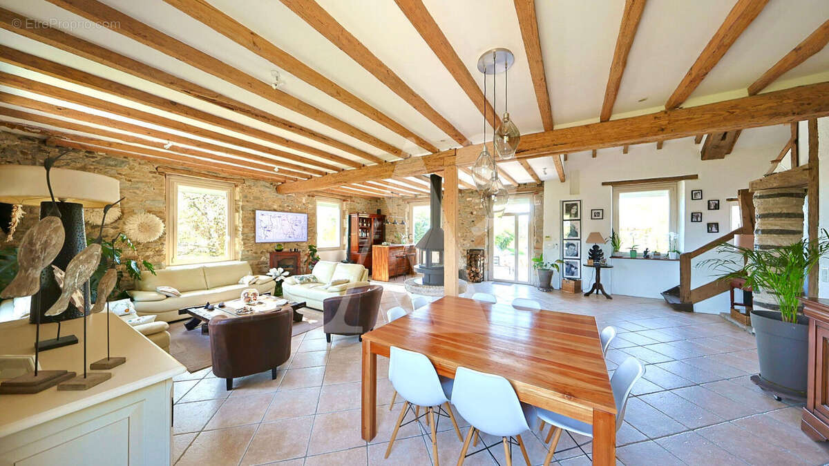 Maison à SAUBUSSE