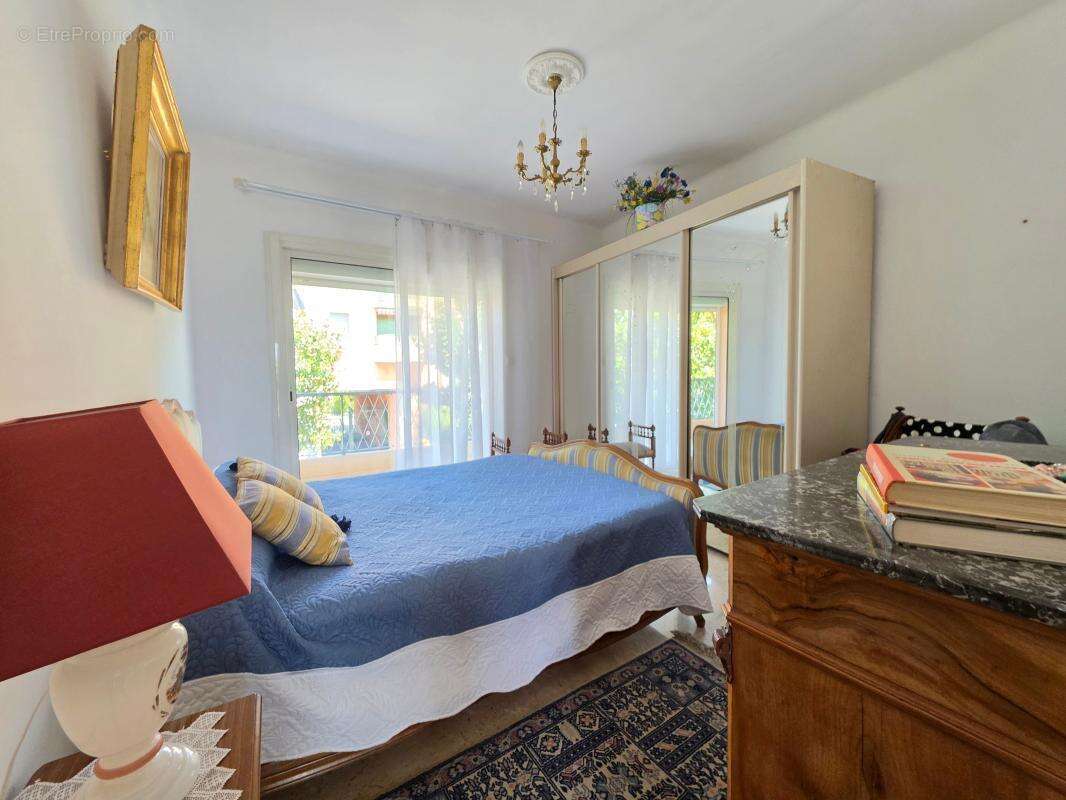 Appartement t4 avec terrasses et cave a vendre centre-ville de sanary-sur-mer - photo 7