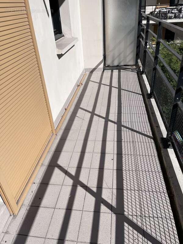 4 Pièces + 2 Balcons + 1 Parking + 1 Cave - photo 9