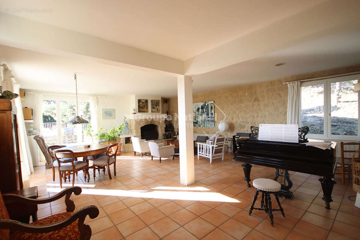 Maison à LE BARROUX