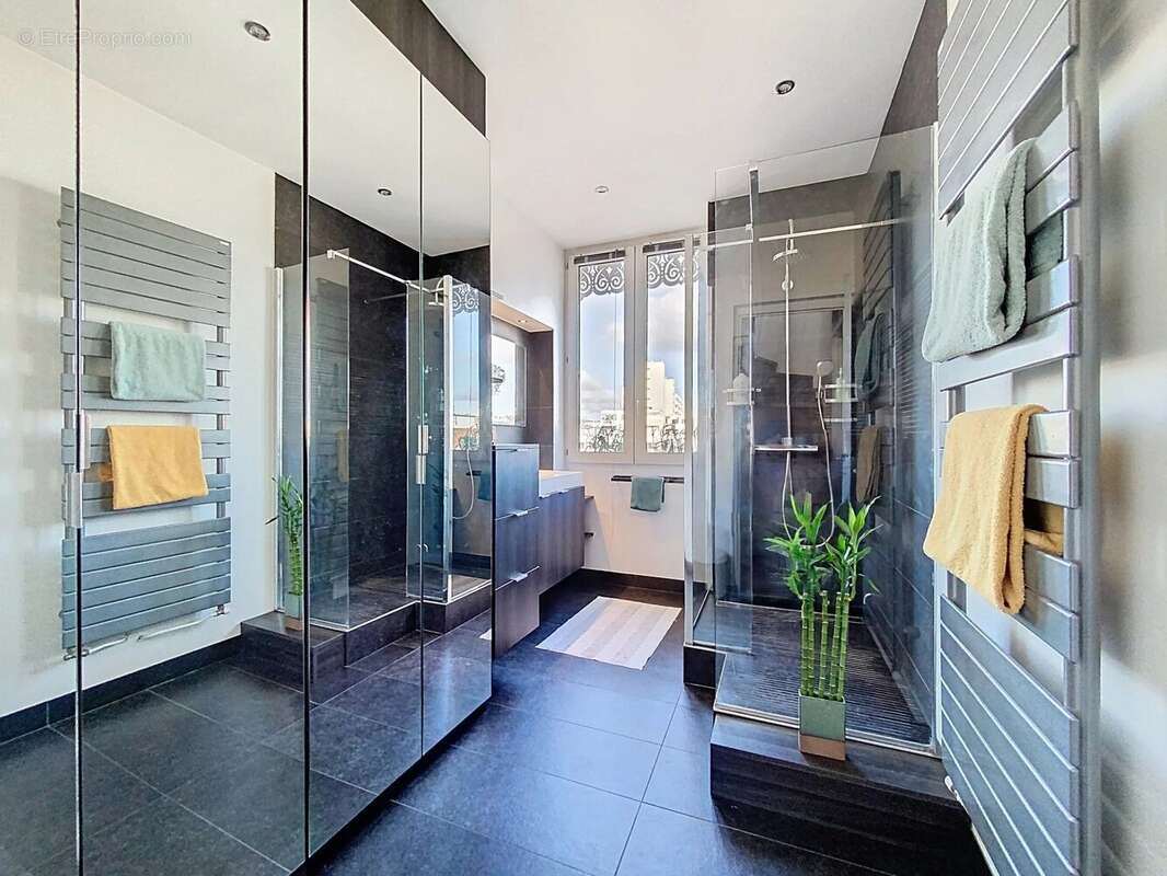 Appartement à LYON-6E