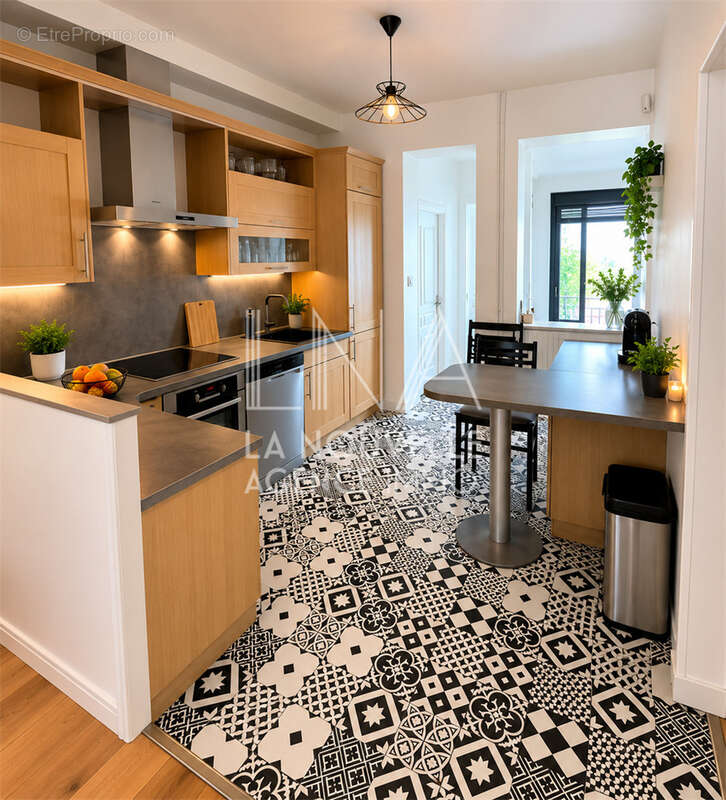 Coup de cœur-Maison 100m² Place Carnot - photo 2