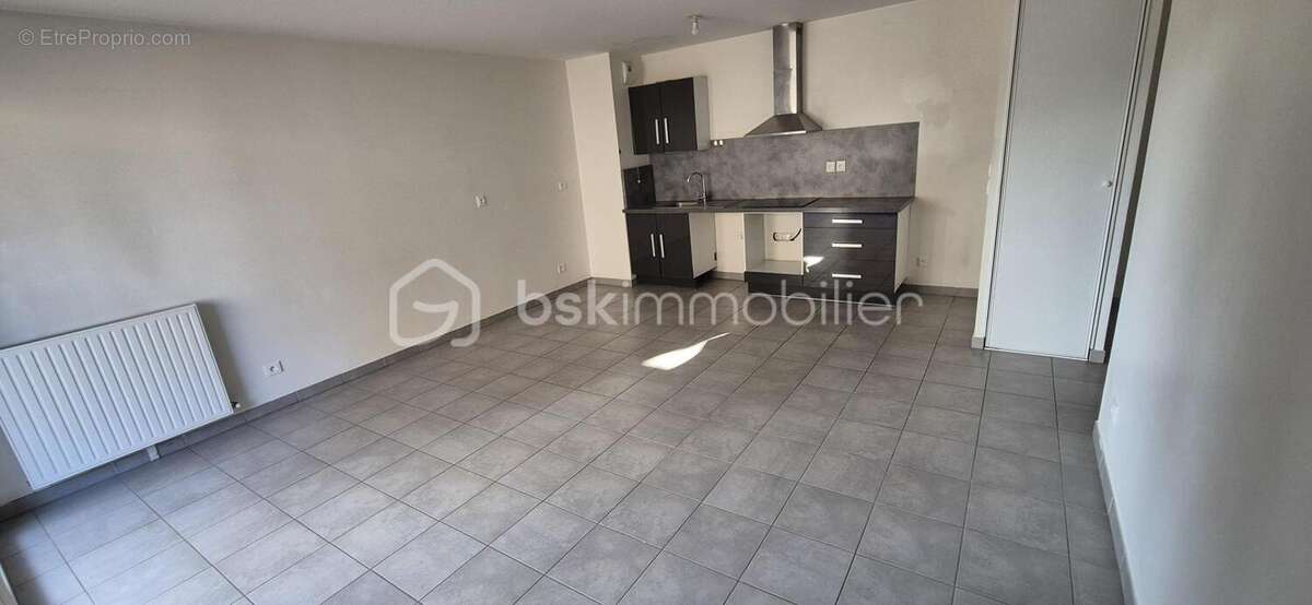 Appartement à MEYZIEU