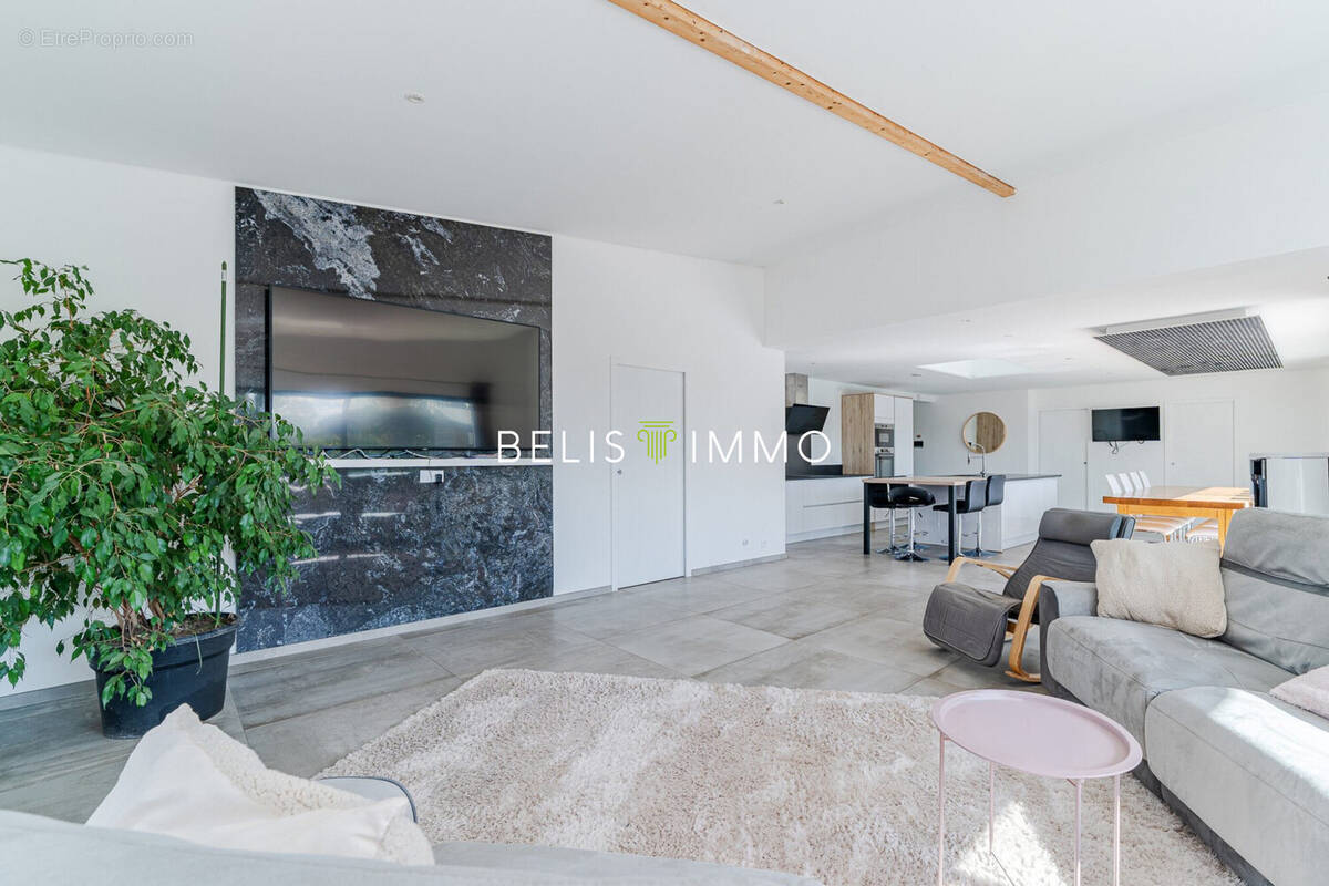 Maison à MONTLOUIS-SUR-LOIRE