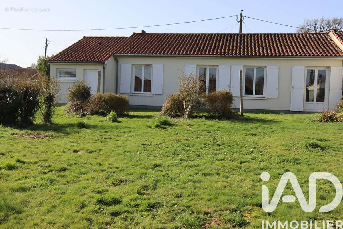 Photo 2 - Maison à MONCOUTANT