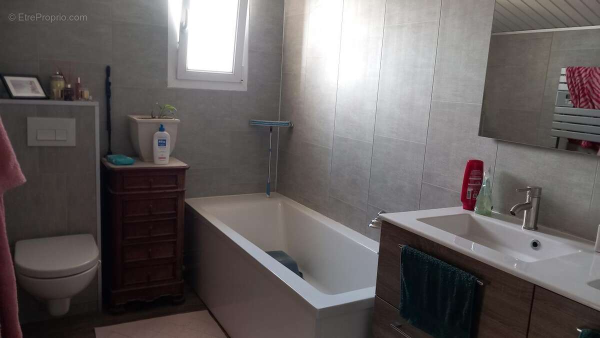 Maison à SAINT-JUST-LUZAC