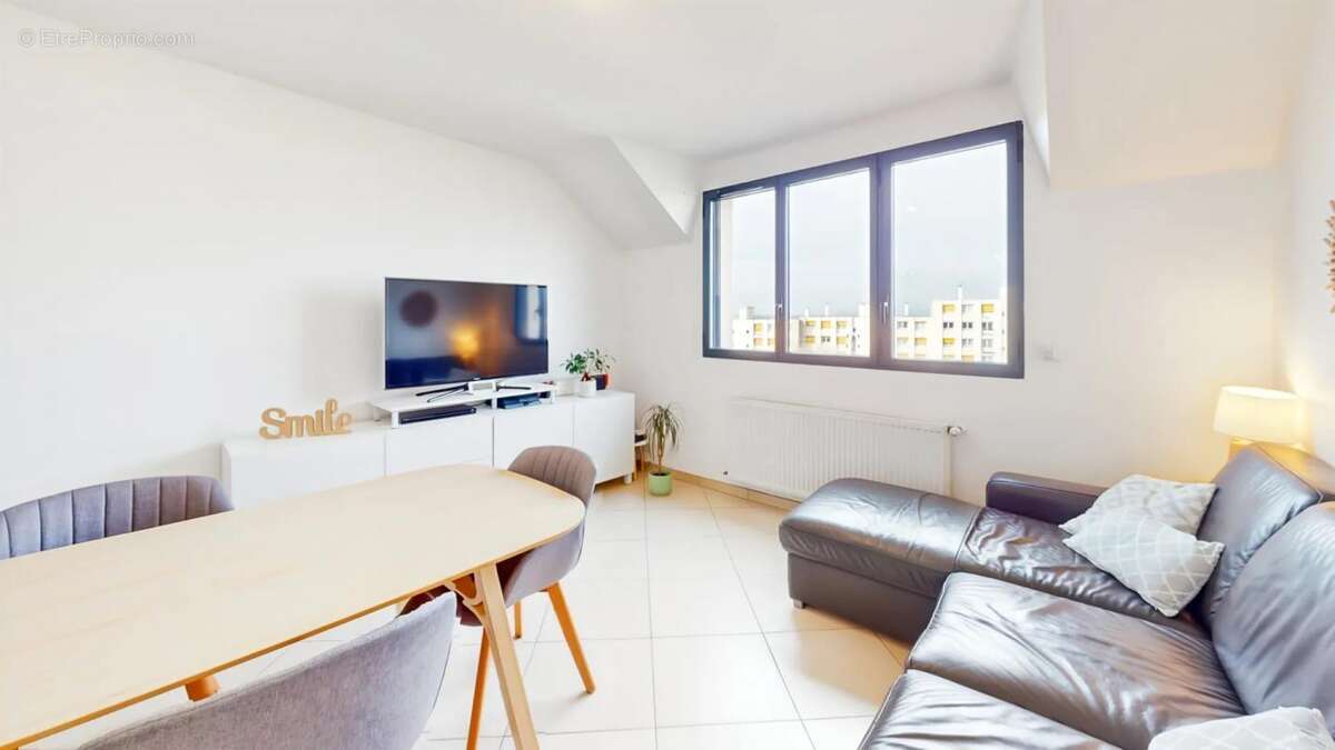 Appartement à SARTROUVILLE