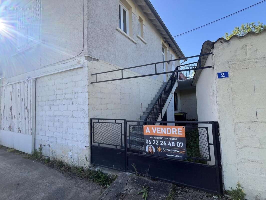 Maison à JOUET-SUR-L'AUBOIS