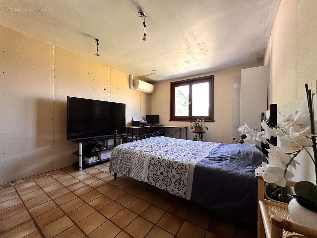 Maison à VOUGY