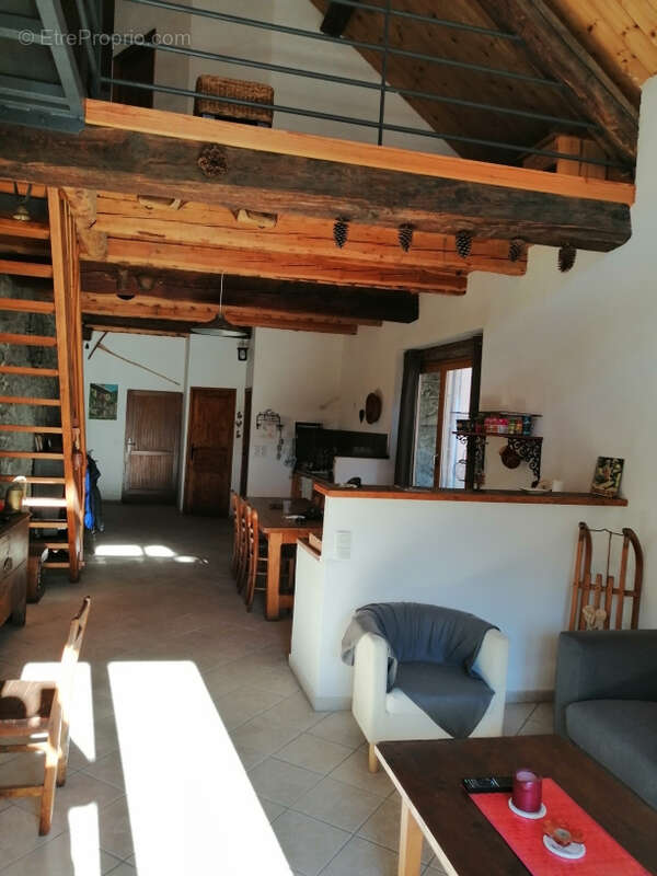 Appartement à PELVOUX