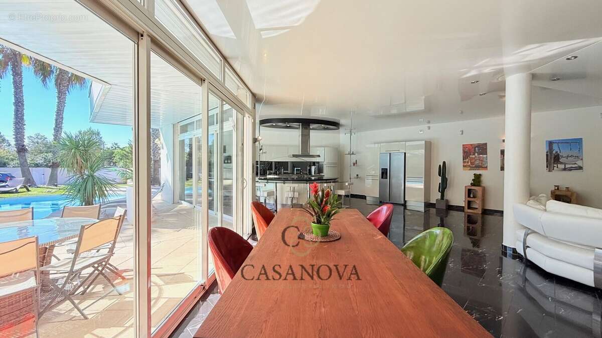 Villa d'architecte entre douceur et art de vivre - photo 9