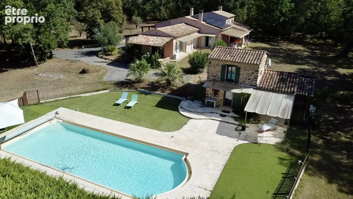 Élégante propriété avec villa principale, mazet en pierres et piscine - photo 6