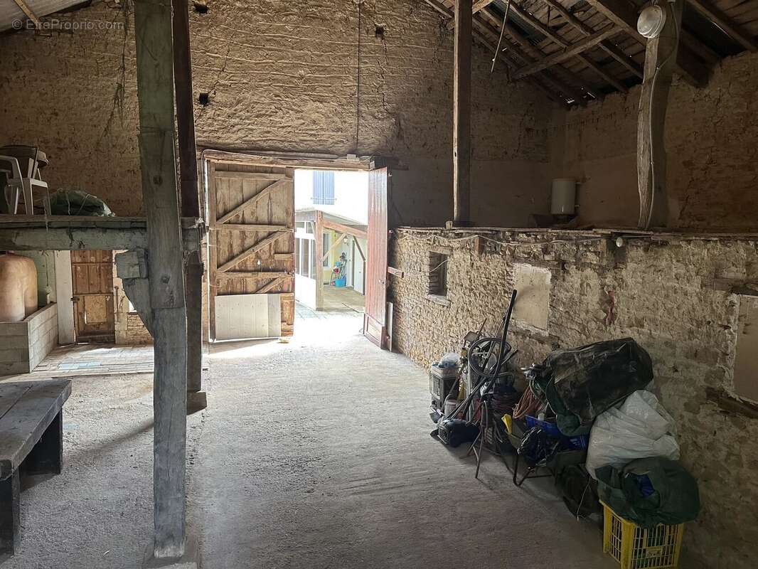 Maison à SAINT-MAURICE-LA-CLOUERE