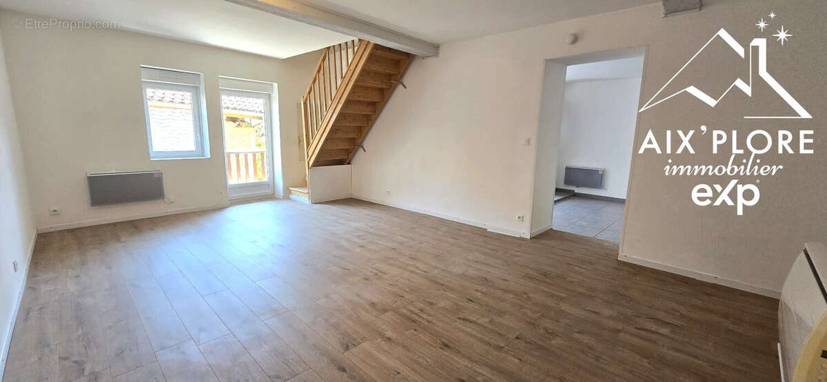 Maison 98 m² à Saint-Jean-Le-Vieux  - photo 5