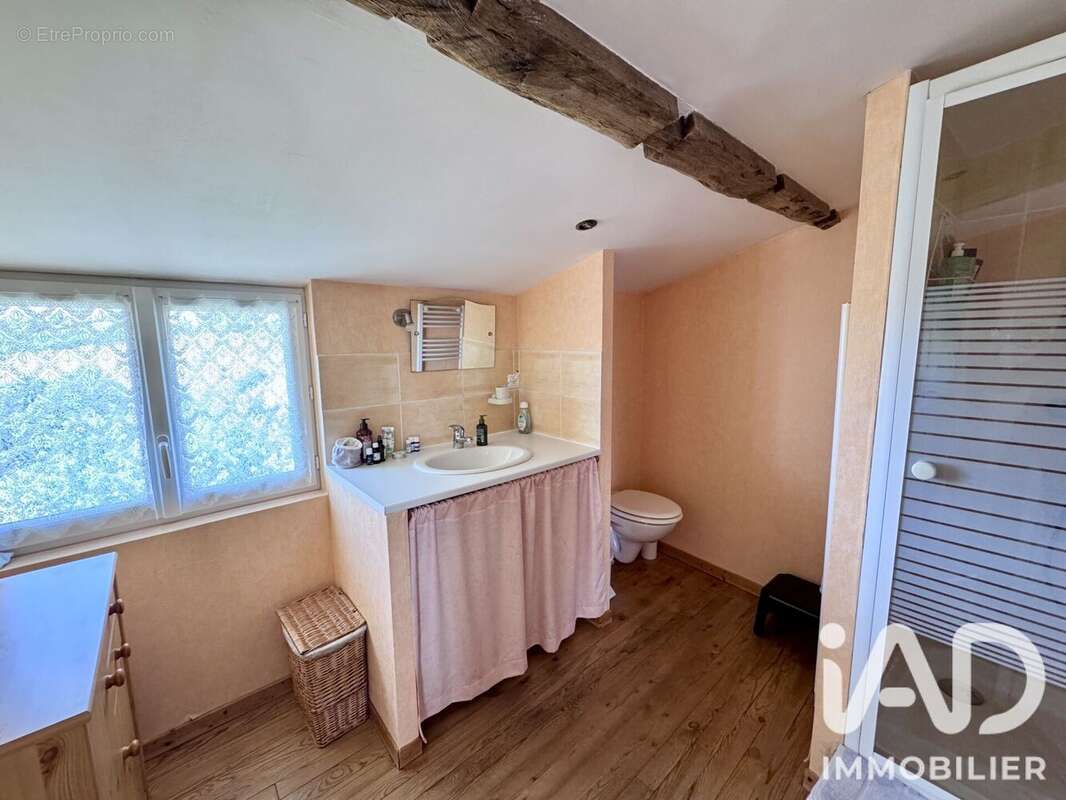Maison 90 m² à Virigneux  - photo 7