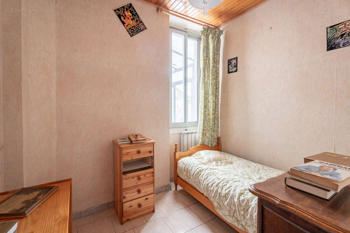 Appartement à MARSEILLE-4E