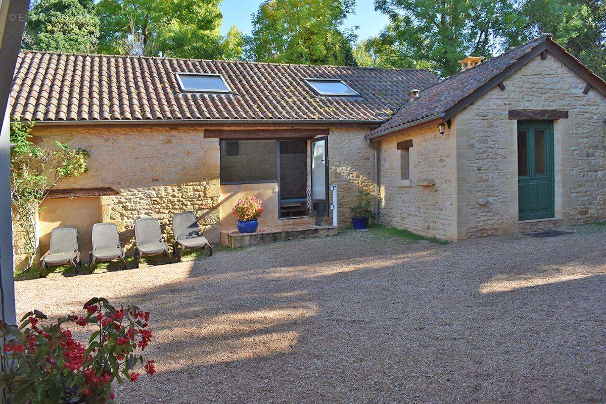 Maison à SAINT-AMAND-DE-COLY