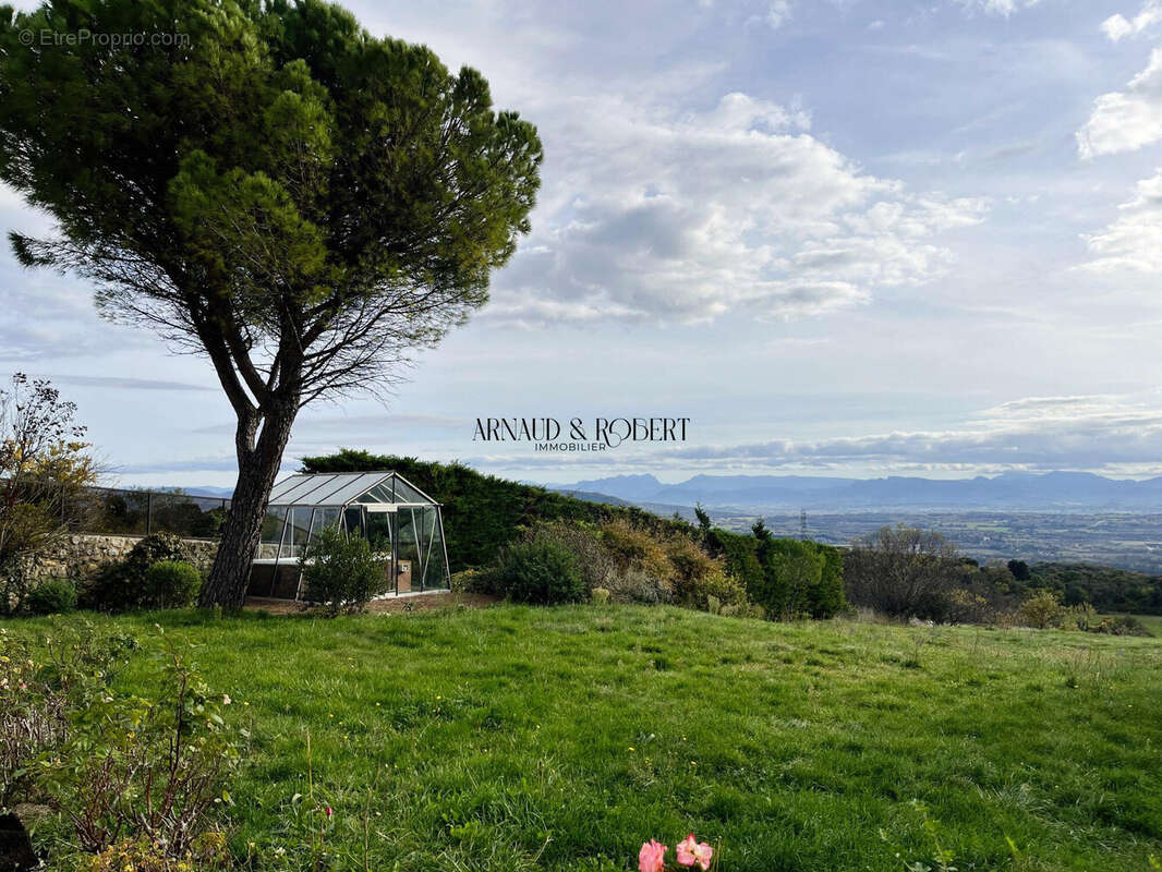 Maison à ROCHEMAURE