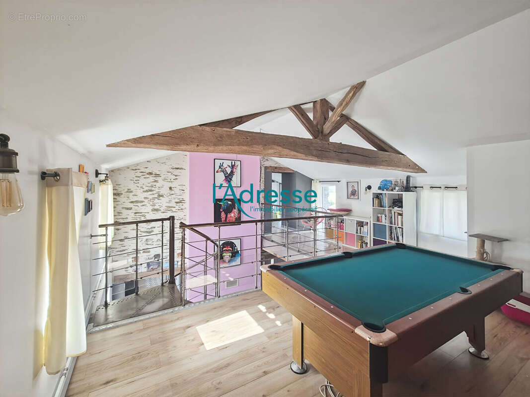 Maison à MONTREVAULT