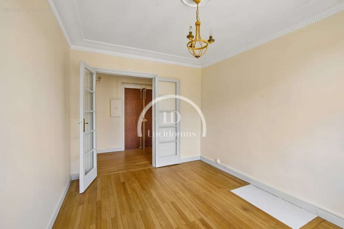 Appartement à PARIS-19E