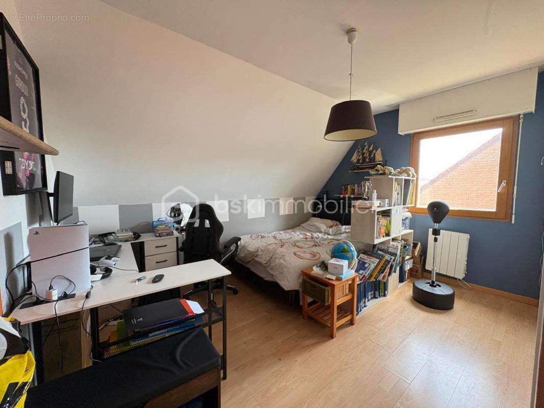 Opportunité rare sur Fretin ! maison individuelle 4 chambres + 2 salles de bains + jardin + double garage - photo 7
