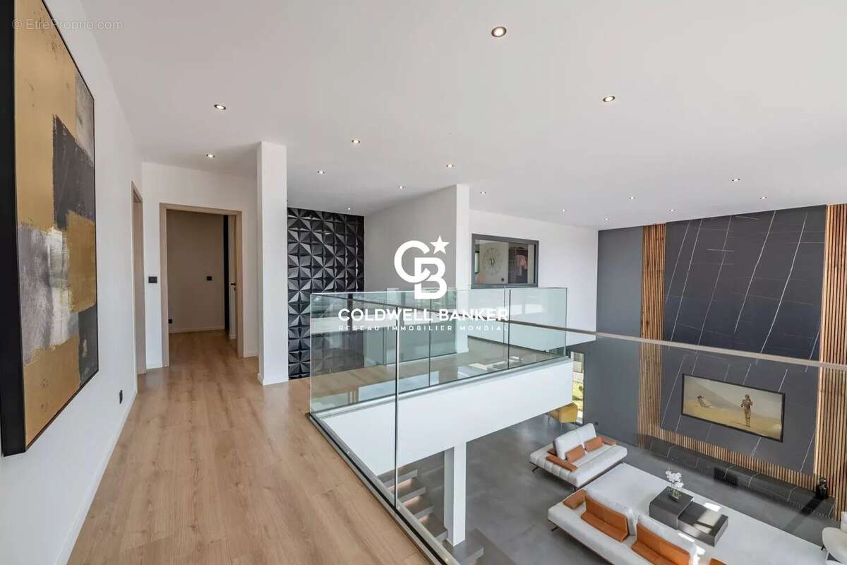 Maison à CRANVES-SALES