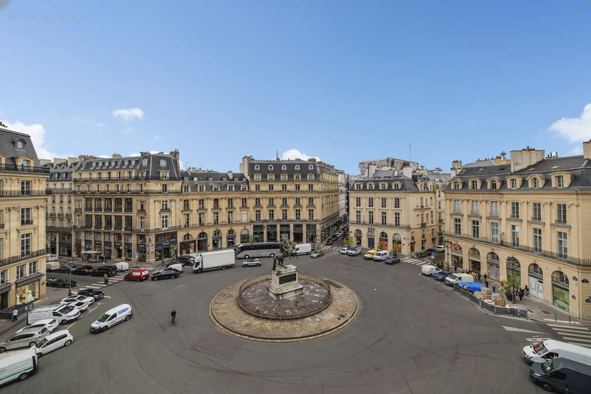 Appartement à PARIS-2E