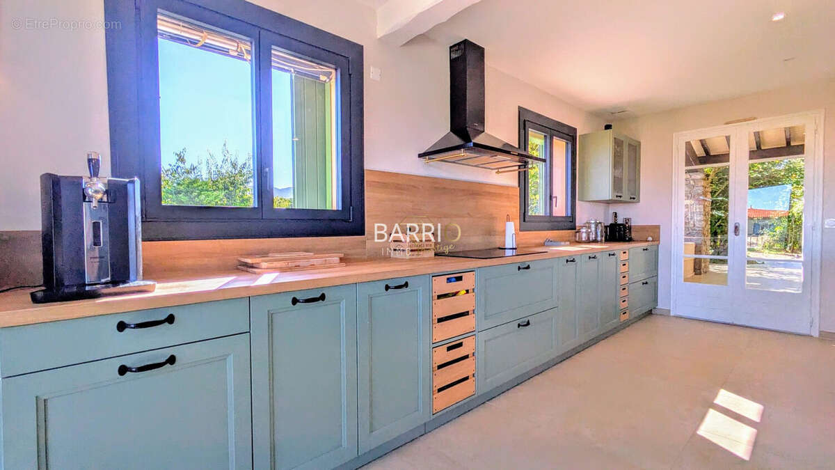 Maison à LAROQUE-DES-ALBERES