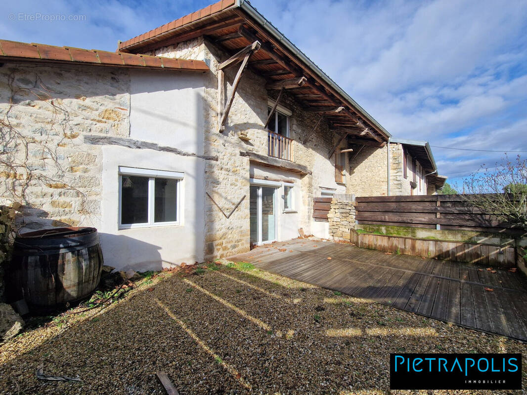 Maison à SAINT-MARTIN-DU-MONT