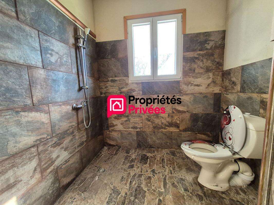 Maison à CHARBONNIERES-LES-VARENNES