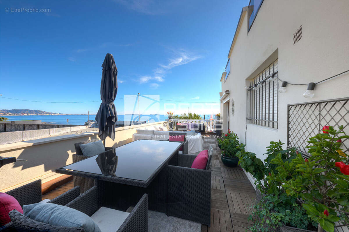 Appartement à MANDELIEU-LA-NAPOULE