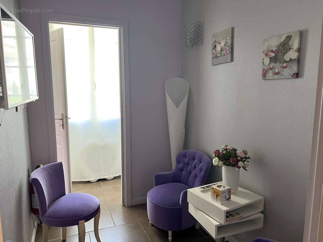 Commerce à VILLENEUVE-LES-AVIGNON