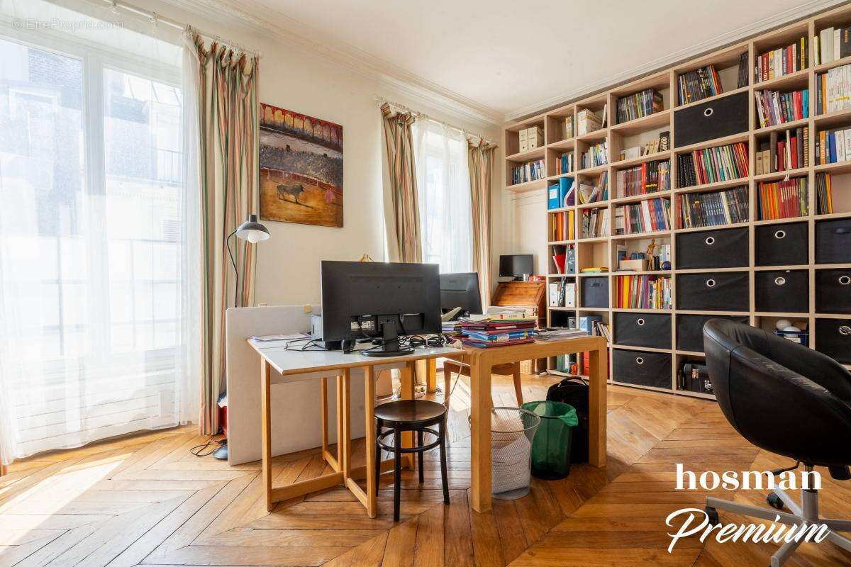 Appartement à PARIS-2E