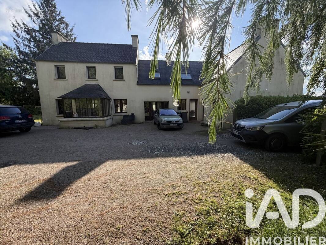 Photo 1 - Maison à LANDIVISIAU