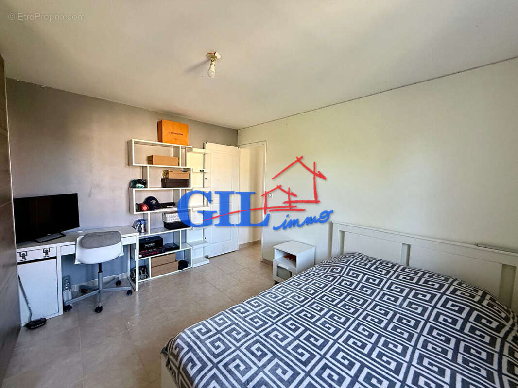 Maison à SAVIGNY-LE-TEMPLE