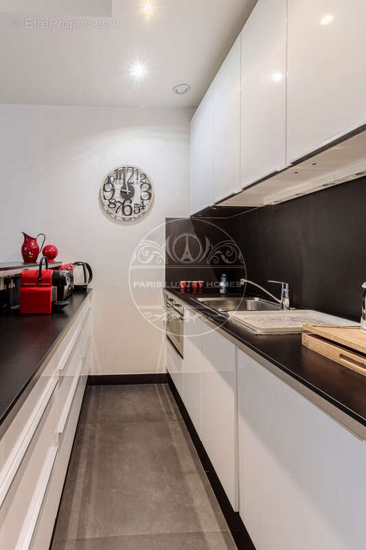 Appartement à PARIS-1E