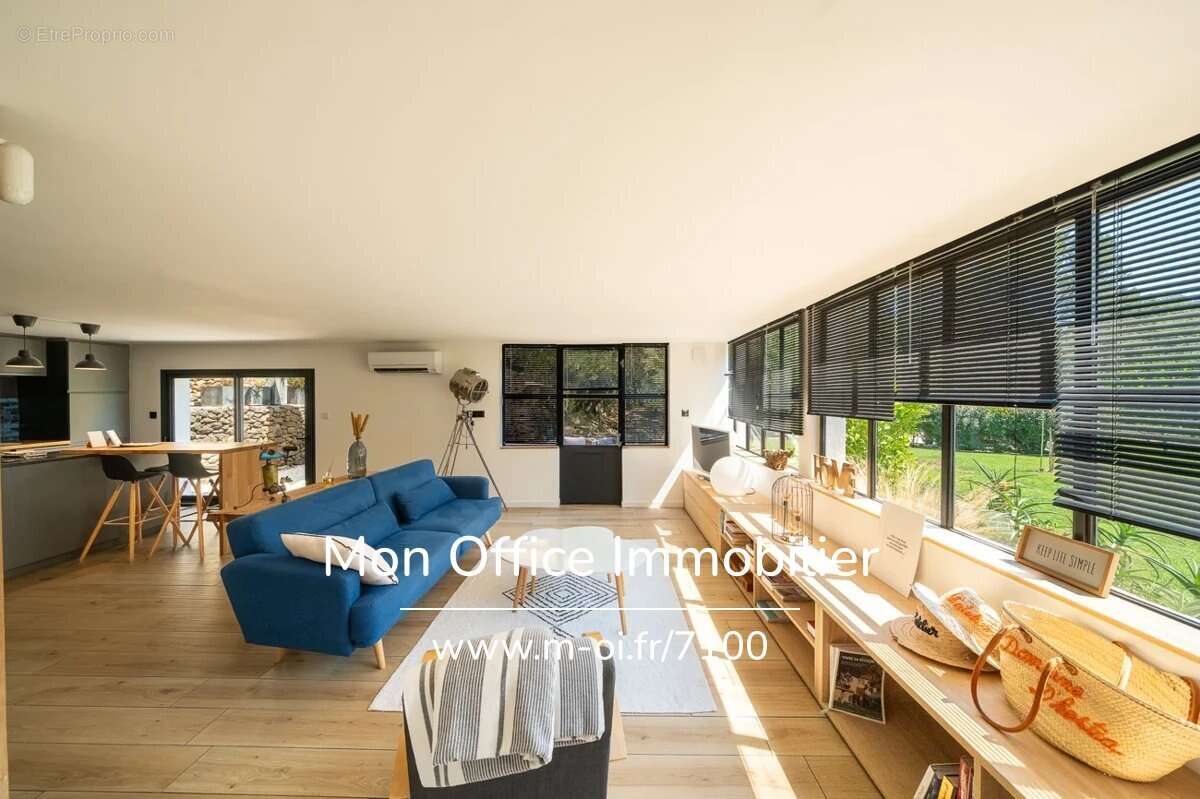 Référence : 7100-NGU. - Maison 9 pièces - Piscine - village à pied - calme - 276m2 - photo 19