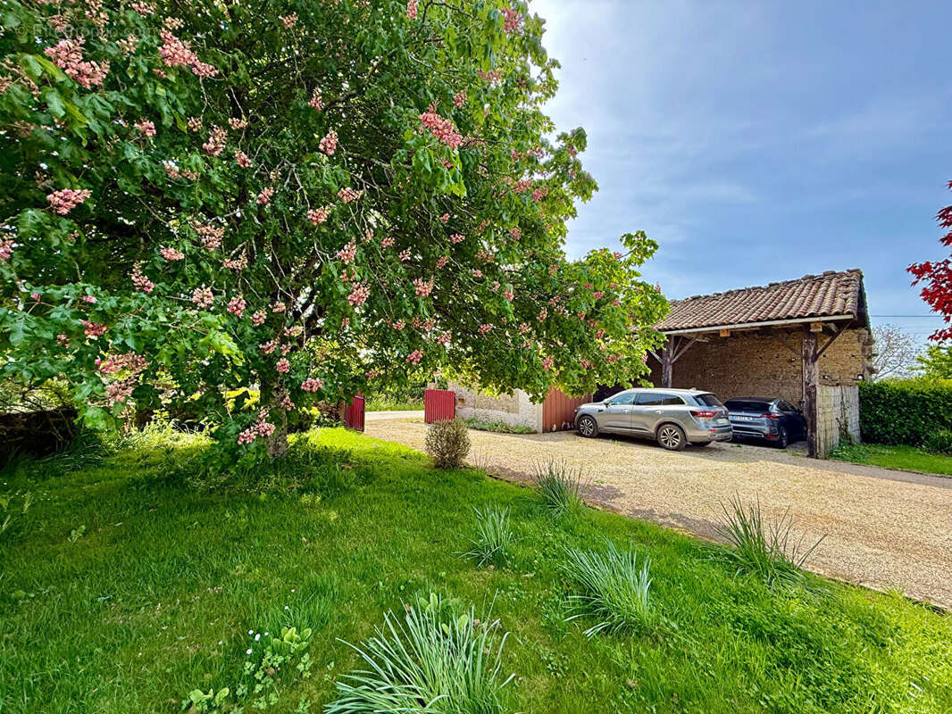 Maison à LEZAY