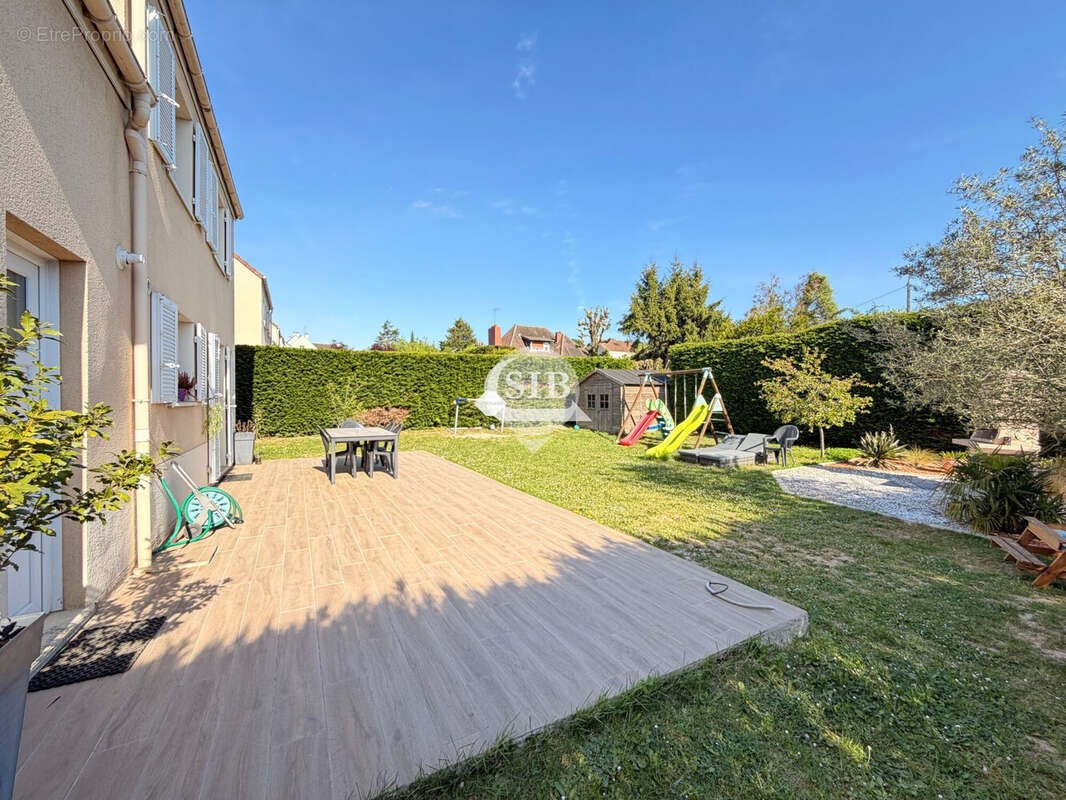 Maison à LA VILLE-DU-BOIS