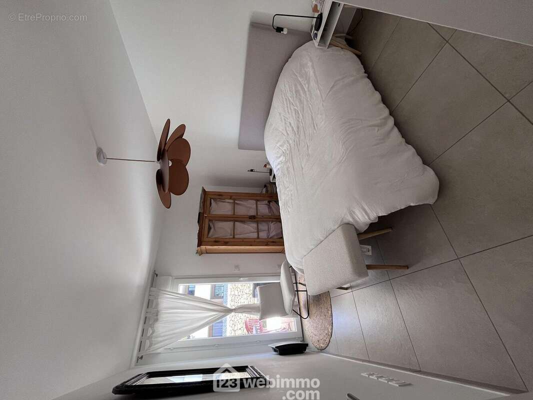 Chambre 1 - Appartement à CASTRIES