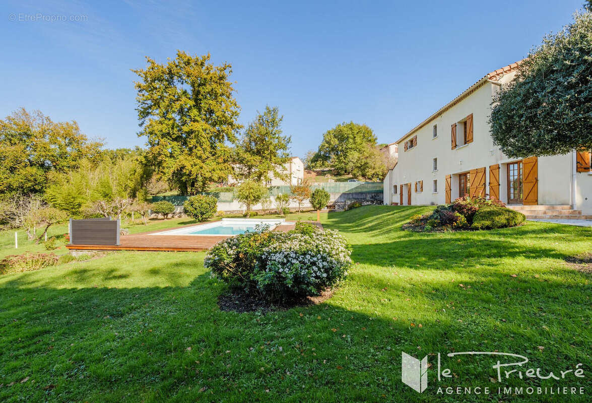 Maison à SAINT-BENOIT-DE-CARMAUX