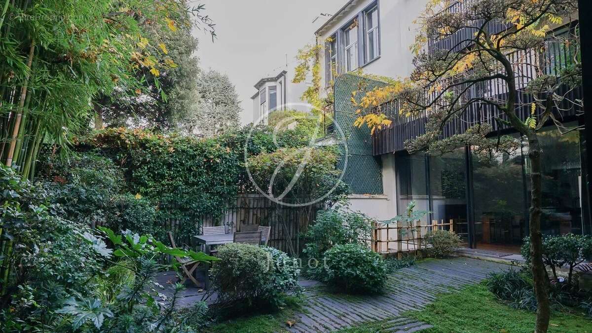 Maison à NEUILLY-SUR-SEINE