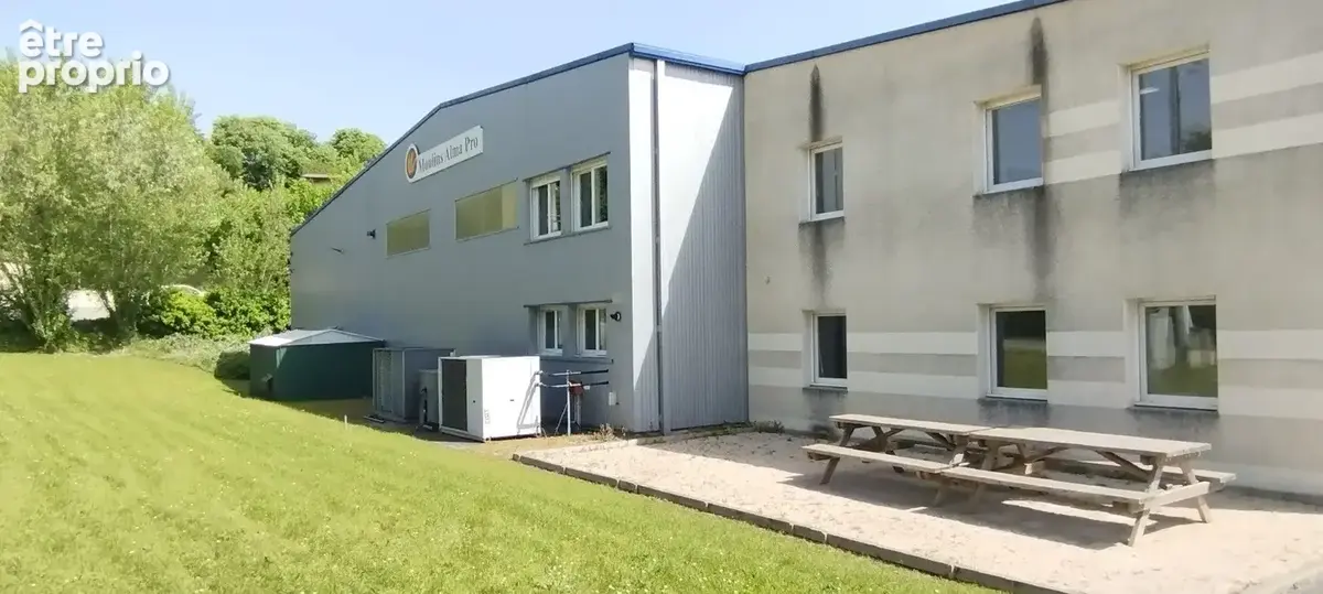 Commerce 880 m² à vendre à Saint-Donat-Sur-L'herbasse (26260) - photo 2