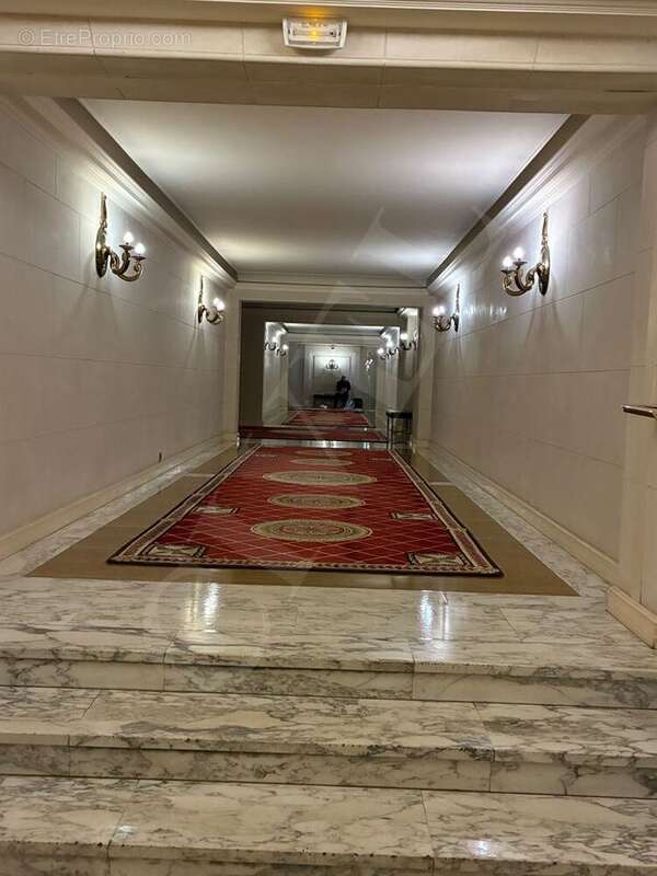Appartement à PARIS-8E