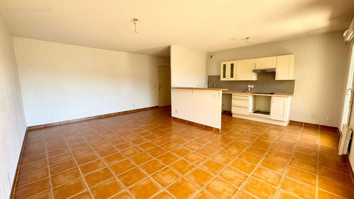 AIX LA DURANNE - Appartement 3 pièces70 m² - photo 3