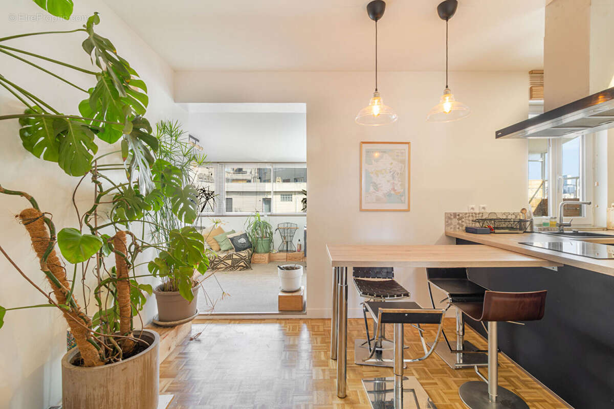 Appartement à MARSEILLE-4E