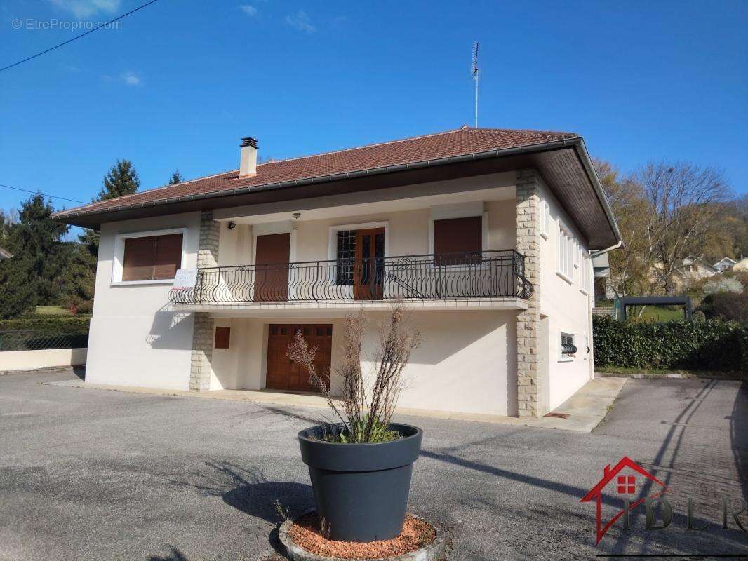 Maison à LONS-LE-SAUNIER