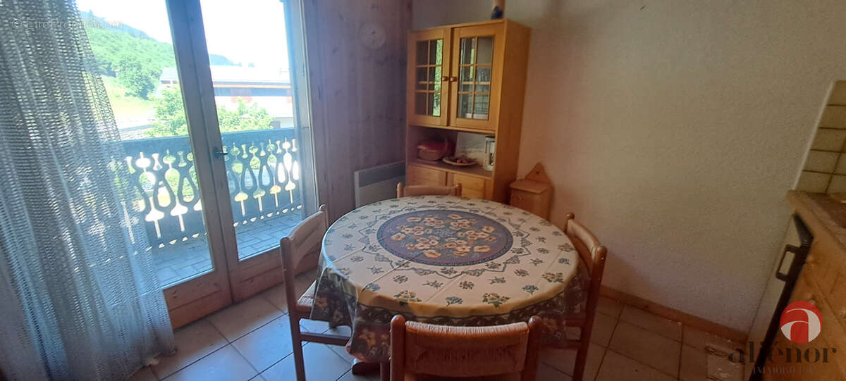 Appartement à MORILLON