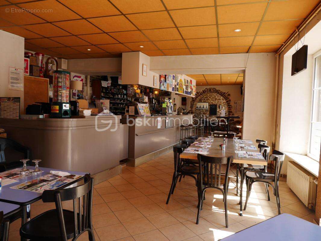 Commerce à LA CHAPELLE-JANSON