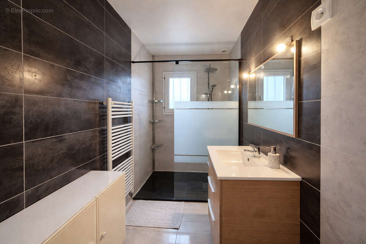 Maison à SAINT-GEREON